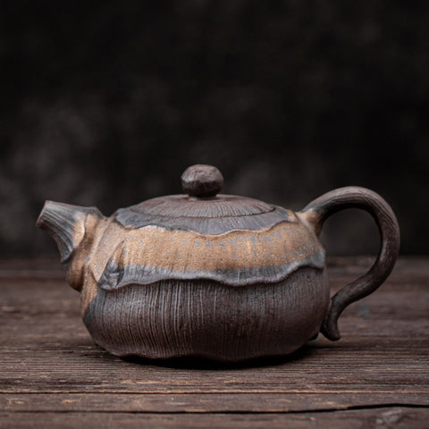 Lotus Shape Gilt Glazed Ceramic Teapot with Tea Tray