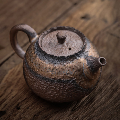 Gilt Glazed Ceramic Teapot - theTeaCloud