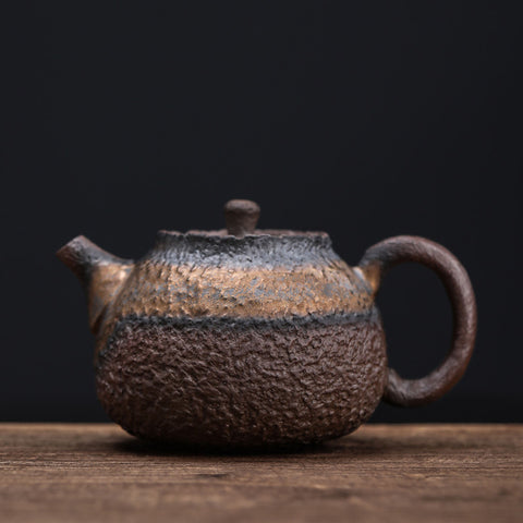 Gilt Glazed Ceramic Teapot - theTeaCloud