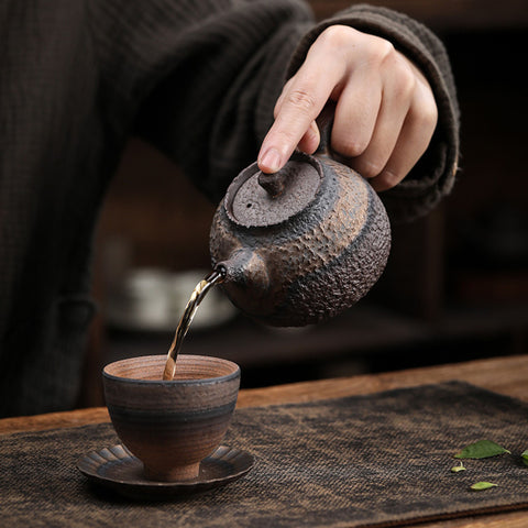 Gilt Glazed Ceramic Teapot - theTeaCloud