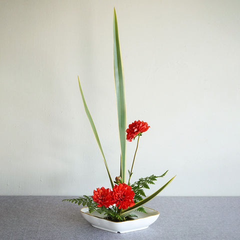 Diamond Shape Ceramic Ikebana Vase with Gold Rim, Japanese Style - theTeaCloud