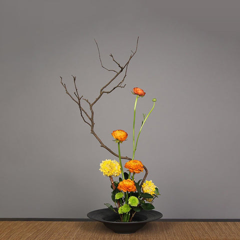 Artistic Curved Line Ikebana Plate, Japanese Zen-inspired Floral Arrangement, Zen-style Floral Art Display - theTeaCloud