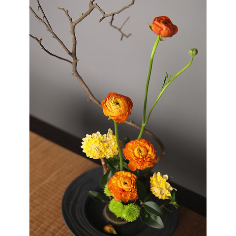 Artistic Curved Line Ikebana Plate, Japanese Zen-inspired Floral Arrangement, Zen-style Floral Art Display - theTeaCloud