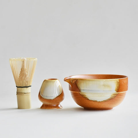 Japanese Spouted Matcha Bowl in Warm Brown (Katauchi) – Handcrafted Ceramic Matcha Set