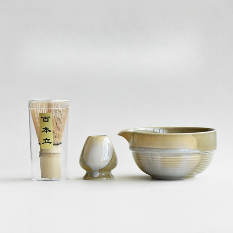 Japanese Spouted Matcha Bowl (Katauchi) – Handcrafted Ceramic Matcha Set