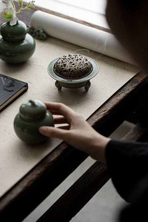 Zen-Inspired Ceramic Incense Burner – Tripod Celadon Style