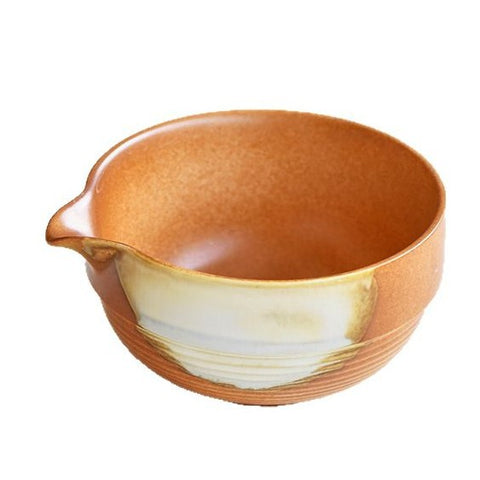 Japanese Spouted Matcha Bowl in Warm Brown (Katauchi) – Handcrafted Ceramic Matcha Set