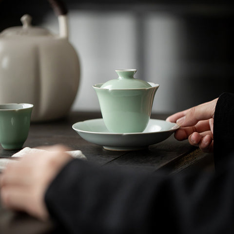 The TeaCloud Flower Shape Gaiwan, Multiple Colors Available, Ceramic Kung Fu Tea Set, Tea Brewing Gaiwan