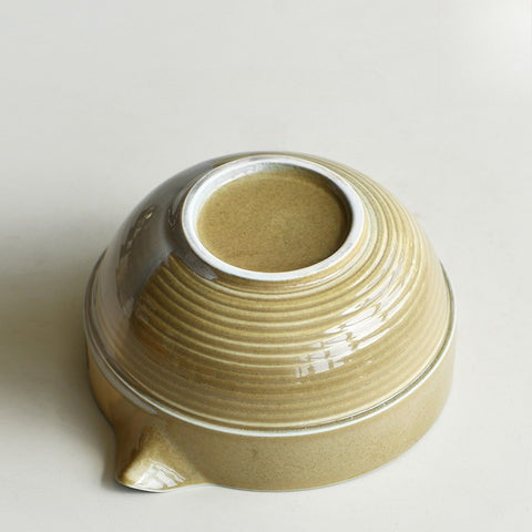 Japanese Spouted Matcha Bowl (Katauchi) – Handcrafted Ceramic Matcha Set