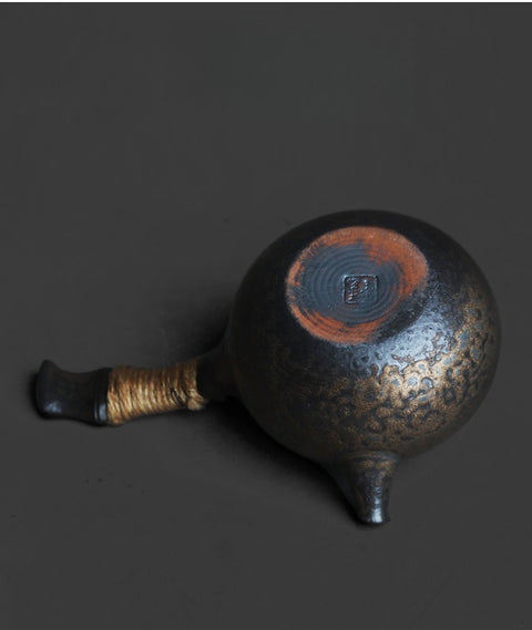 Side-Handle Ceramic Teapot – Minimal Gongfu Style