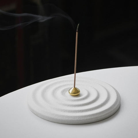 Zen Karesansui Ceramic Incense Holder – Minimal Japanese Sand Garden Style