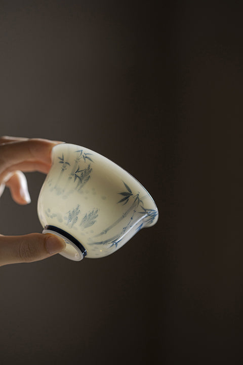 Hand-Painted Blue and White Porcelain Gaiwan with Kung Fu Tea Set, Bamboo Graphic, 135ml