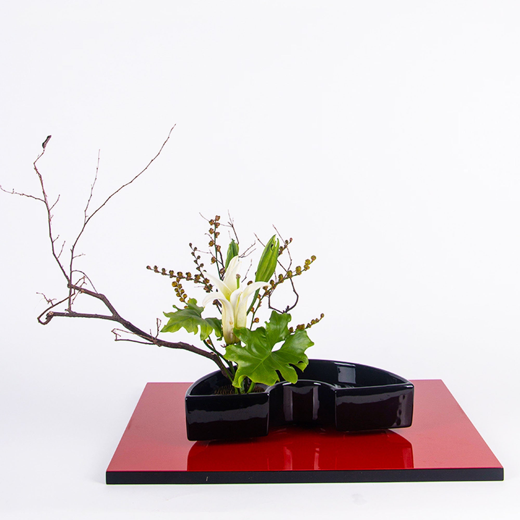 Ceramic Semi Circle Ikebana Vase, Kenzan Flower Frog Included – theTeaCloud