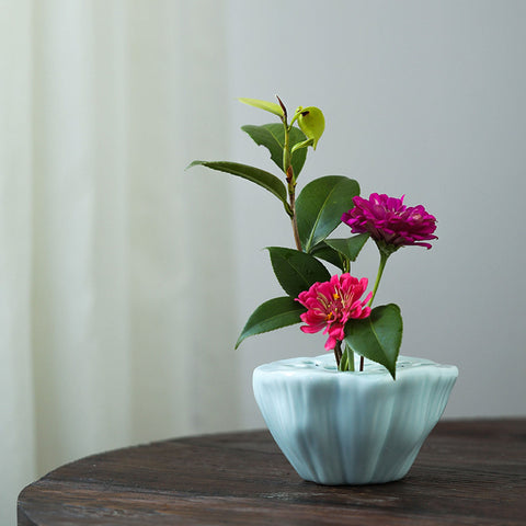 Handmade Ikebana Vase in Lotus Seed Pod Shape, Lotus Pod Ceramic, Zen Style Decoration, Japanese Flower Arrangement, Countertop Decor